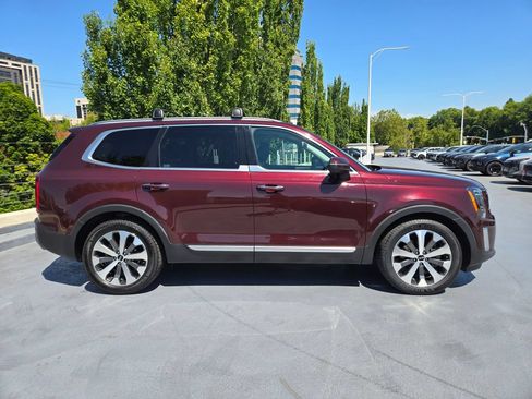 Used 2020 Kia Telluride S w/ S 8 Passenger Seating Package AWD/4WD image 2