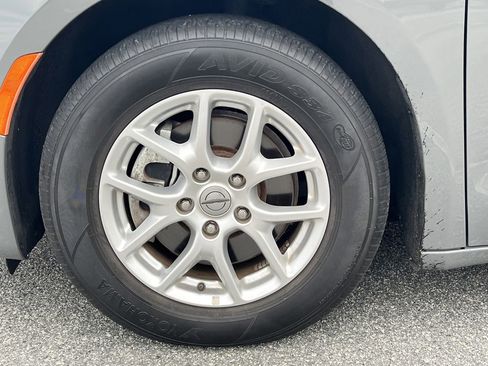 Used 2021 Chrysler Pacifica Touring-L image 36