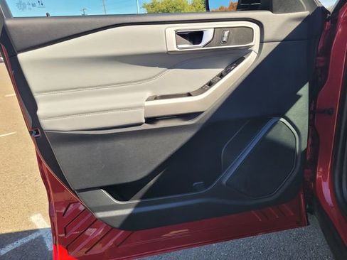 Certified 2022 Ford Explorer XLT w/ Equipment Group 202A image 16