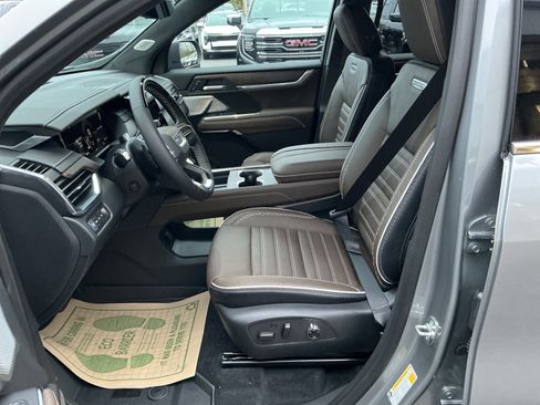 New 2026 GMC Acadia Denali Ultimate AWD/4WD image 15