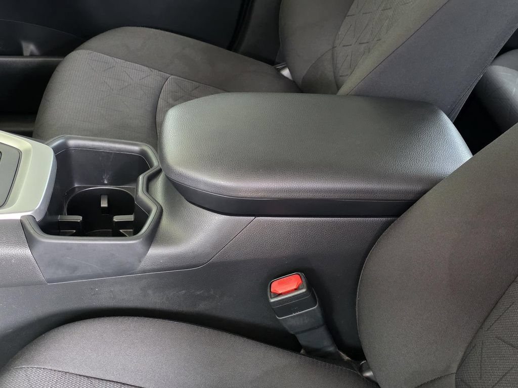 Used 2022 Toyota RAV4 XLE w/ Convenience Package AWD/4WD image 9