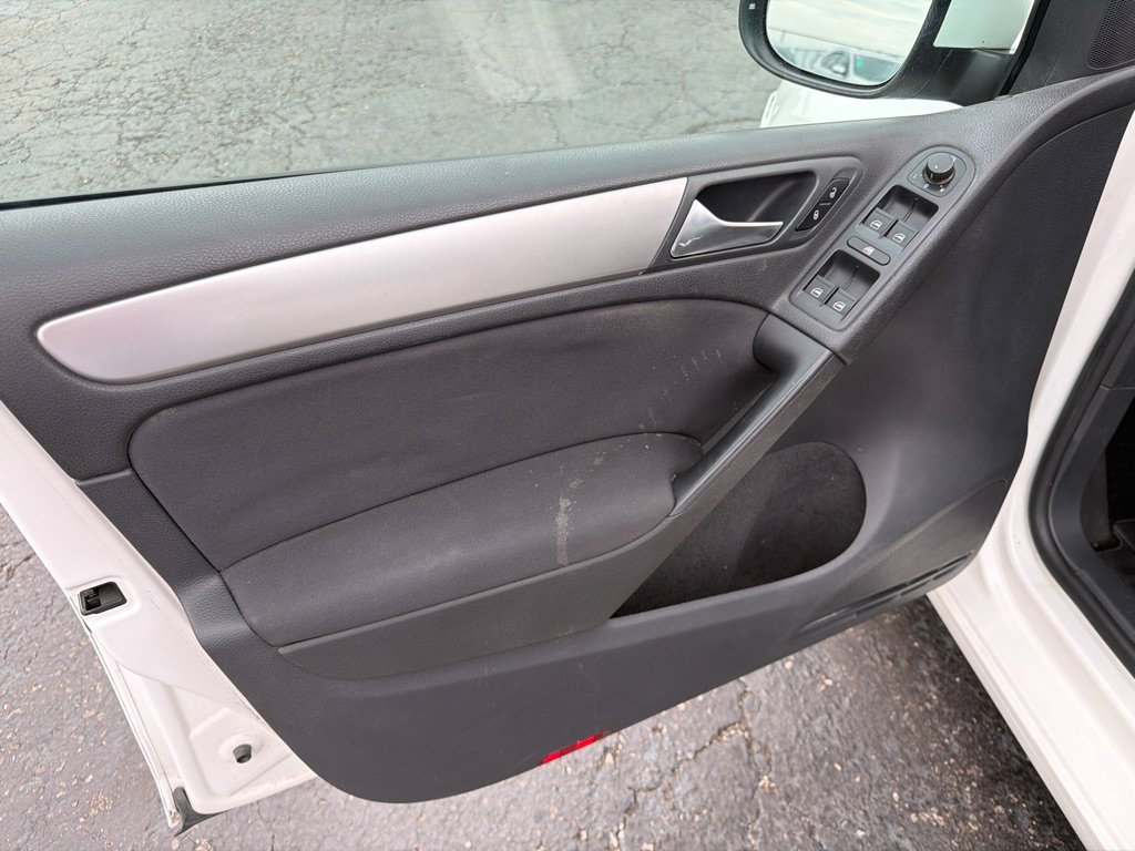 Used 2013 Volkswagen Golf TDI FWD image 11