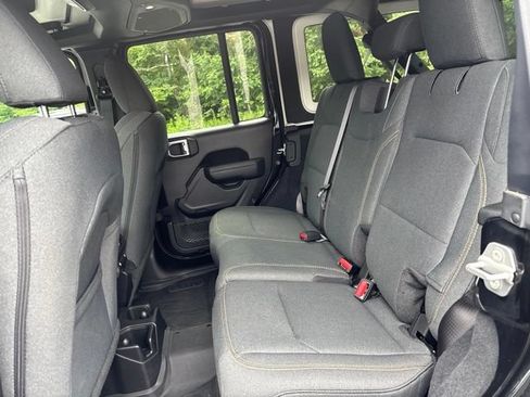 Used 2025 Jeep Wrangler Unlimited Sport AWD/4WD image 15