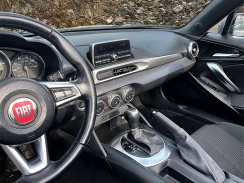 Used 2018 FIAT 124 Spider Classica image 6