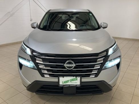 Used 2024 Nissan Rogue SV image 8