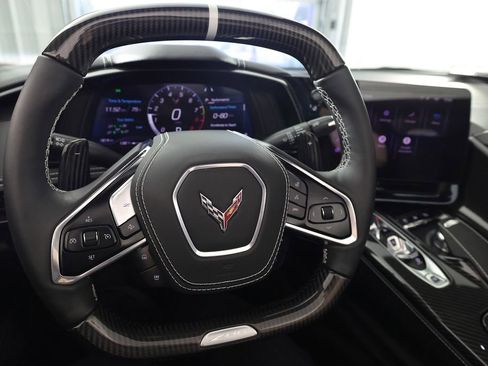 Used 2025 Chevrolet Corvette Z06 RWD image 18