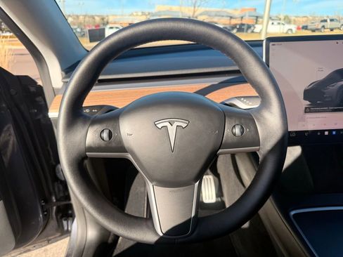 Used 2023 Tesla Model Y Performance image 12
