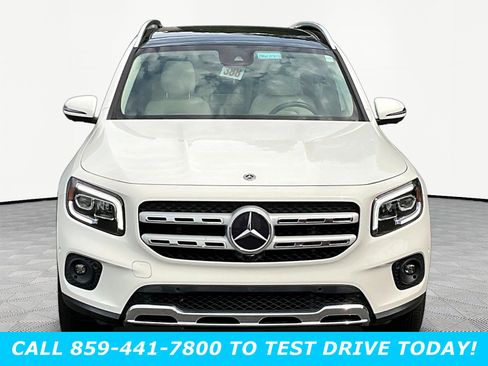 Used 2022 Mercedes-Benz GLB 250 4MATIC image 2