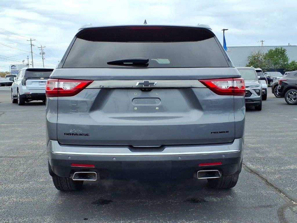 Used 2020 Chevrolet Traverse Premier w/ LPO, Blackout Package FWD image 24