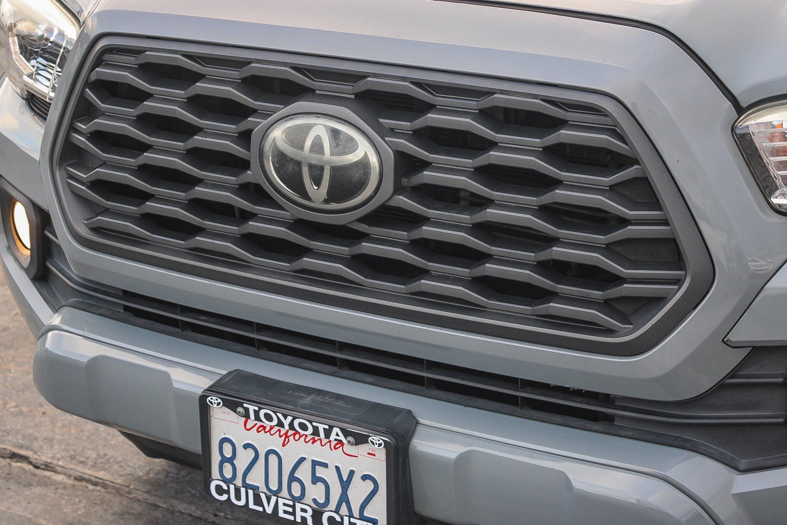Used 2020 Toyota Tacoma TRD Sport w/ Technology Package RWD image 6
