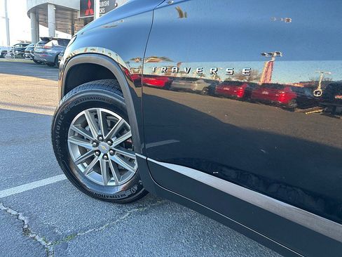 Used 2024 GMC Terrain SLE image 33