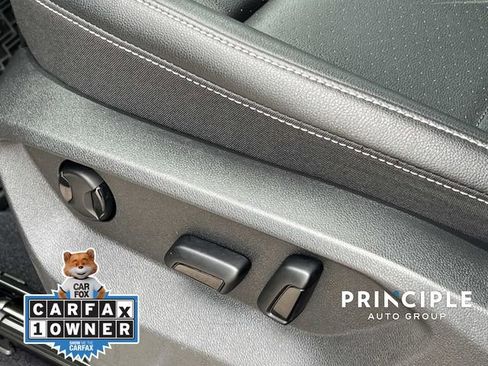 Used 2023 Volkswagen Atlas SE w/ Panoramic Sunroof Package FWD image 17