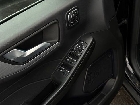 Used 2024 Ford Escape Platinum image 12