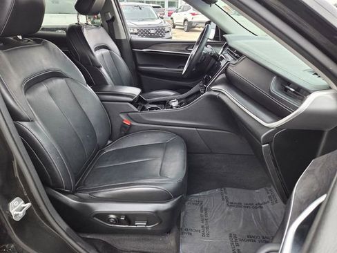 Used 2022 Jeep Grand Cherokee L Limited image 18