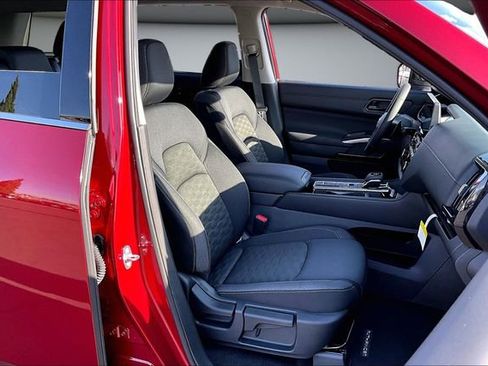 New 2026 Nissan Pathfinder SV image 9