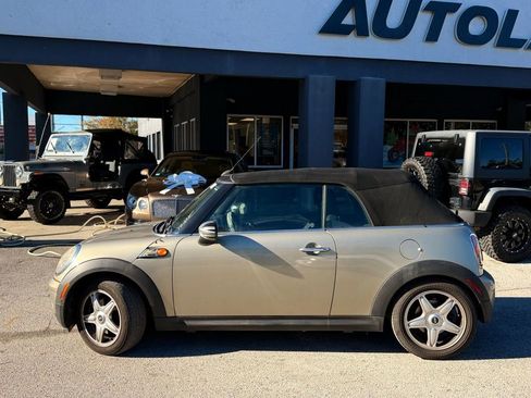 Used 2010 MINI Cooper Convertible image 3