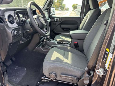 New 2025 Jeep Wrangler Unlimited Sport image 4