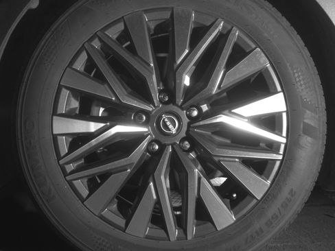 Used 2025 Nissan Altima 2.5 SV image 12