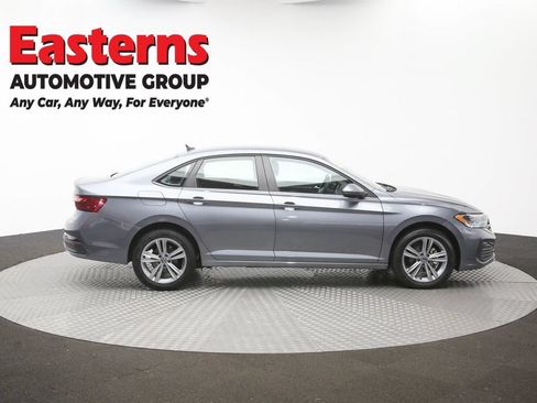 Used 2024 Volkswagen Jetta SE FWD image 38