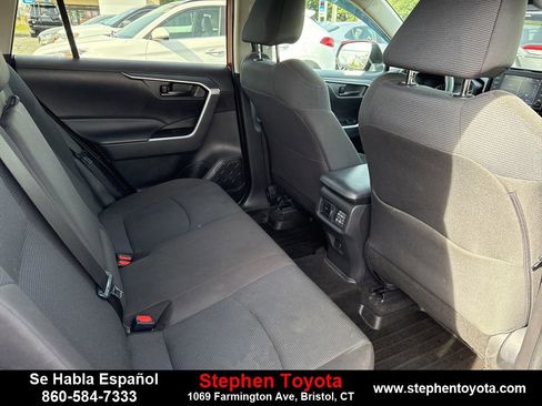 Used 2022 Toyota RAV4 LE image 27