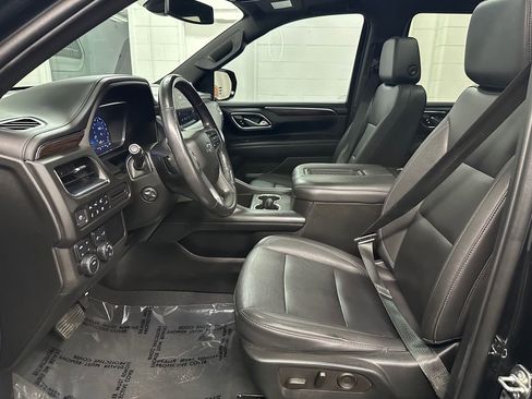 Used 2022 Chevrolet Tahoe Z71 w/ Luxury Package AWD/4WD image 18