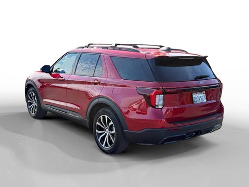 Certified 2025 Ford Explorer ST-Line RWD image 3