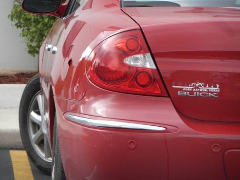 Used 2008 Buick LaCrosse CXL w/ Driver Confidence Package FWD image 1