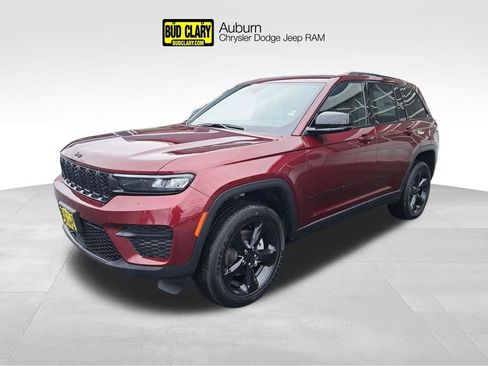 New 2025 Jeep Grand Cherokee Altitude AWD/4WD image 1