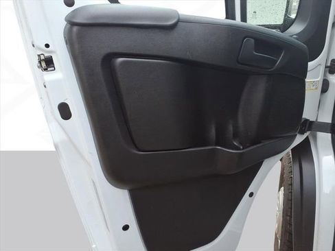 Used 2024 RAM ProMaster 2500 w/ Convenience Group image 9