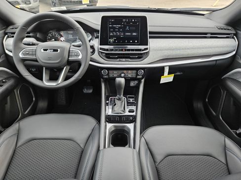 New 2026 Jeep Compass Latitude image 15