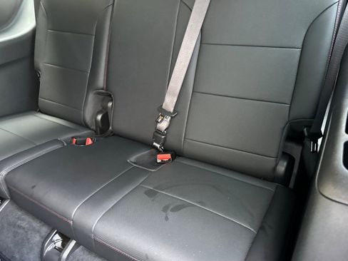 Used 2024 Chevrolet Traverse Z71 image 17