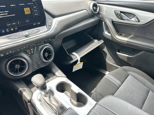 Used 2024 Chevrolet Blazer LT w/ Convenience Package FWD image 35