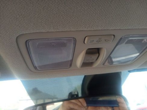 Used 2022 Hyundai Venue SEL image 15