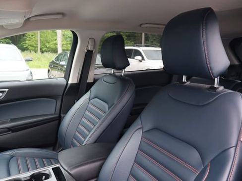 Used 2024 Ford Edge SEL w/ Sport Appearance Package AWD/4WD image 12