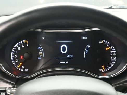 Used 2020 Jeep Grand Cherokee Laredo w/ 18" Wheel & 8.4" Radio Group AWD/4WD image 11