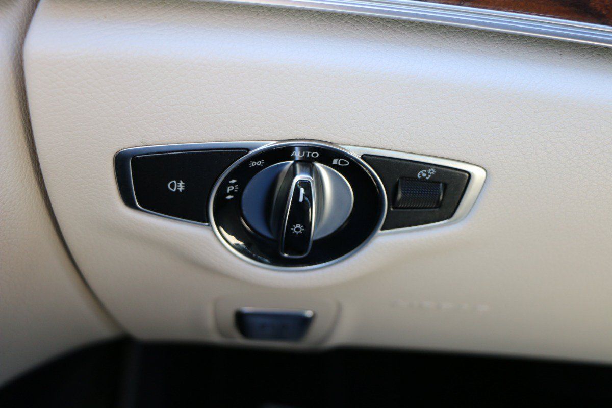 Used 2018 Mercedes-Benz E 400 4MATIC Wagon image 23