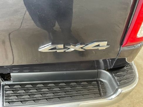 Used 2019 RAM 1500 Big Horn AWD/4WD image 9