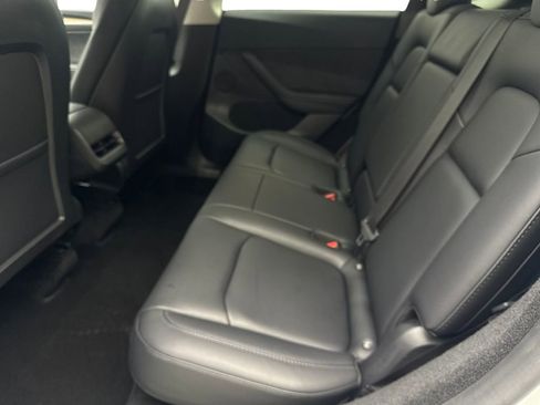 Used 2024 Tesla Model Y Long Range AWD/4WD image 33