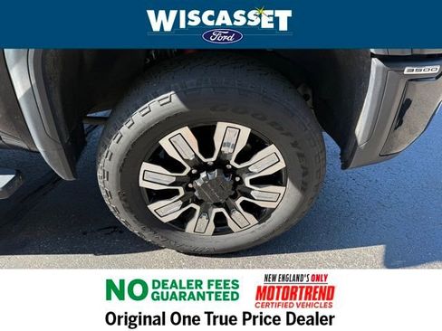 Used 2024 GMC Sierra 3500 Denali w/ Denali Reserve Package image 32