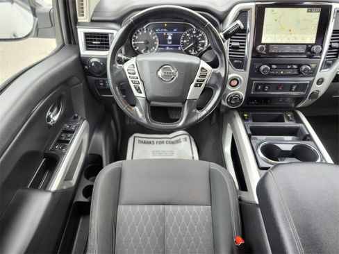 Used 2021 Nissan Titan SV w/ SV Convenience Package image 13