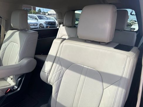 Used 2023 Ford Expedition Platinum AWD/4WD image 35