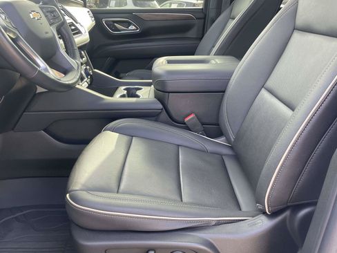 Used 2023 Chevrolet Tahoe Premier AWD/4WD image 12