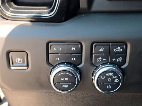 Used 2024 GMC Sierra 2500 AT4 w/ AT4 Premium Plus Package image 26