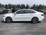 Used 2025 Volkswagen Jetta SE image 2