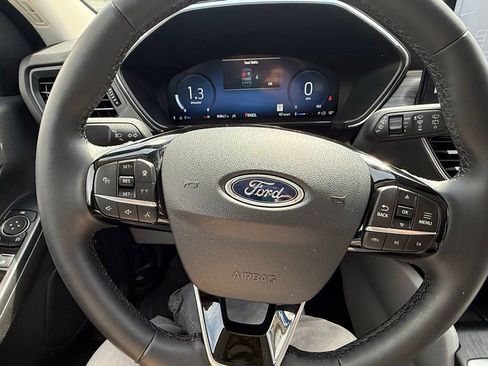 Used 2024 Ford Escape Platinum AWD/4WD image 28
