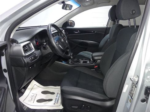Used 2020 Kia Sorento LX w/ LX I4 Convenience Package image 21