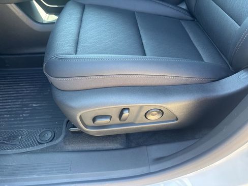 New 2026 Chevrolet Equinox LT w/ Convenience Package II FWD image 27