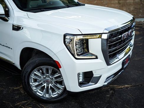 Used 2021 GMC Yukon SLT w/ SLT Premium Package image 14