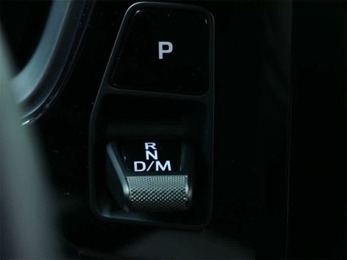 Used 2025 Porsche Cayenne image 25