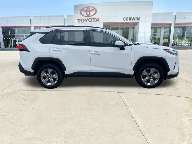 Used 2025 Toyota RAV4 XLE AWD/4WD image 6
